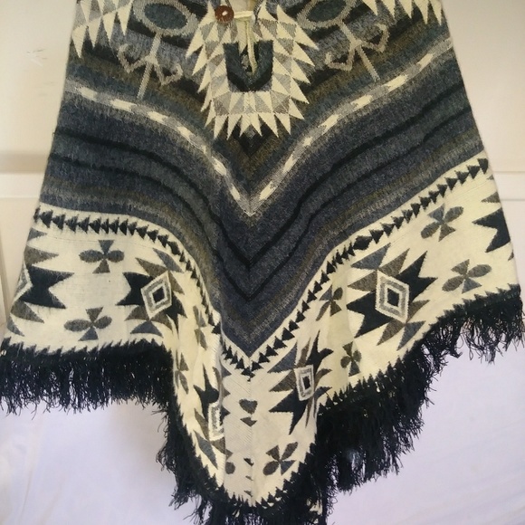 Ponchos 100 %hechos en ecuador made in Ecuador - Picture 8 of 8